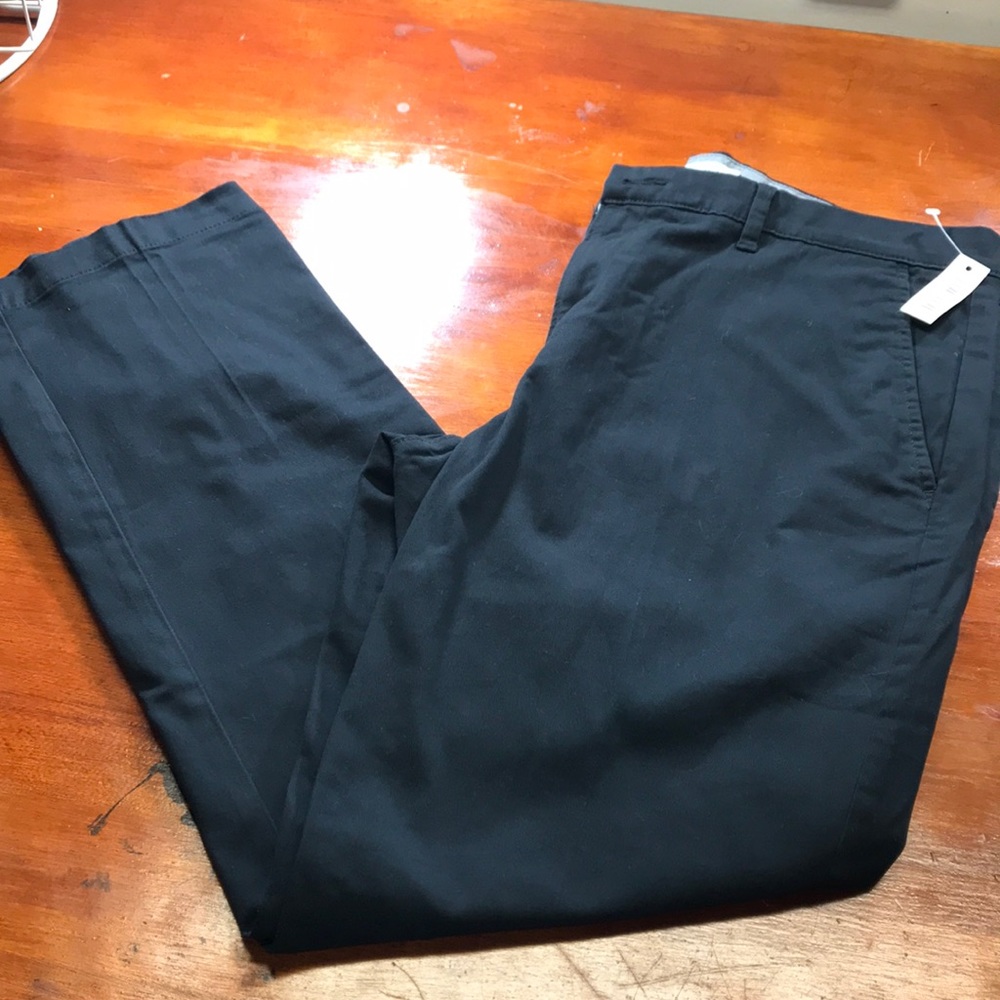 🍍Amazon essential men’s khaki pants NWT